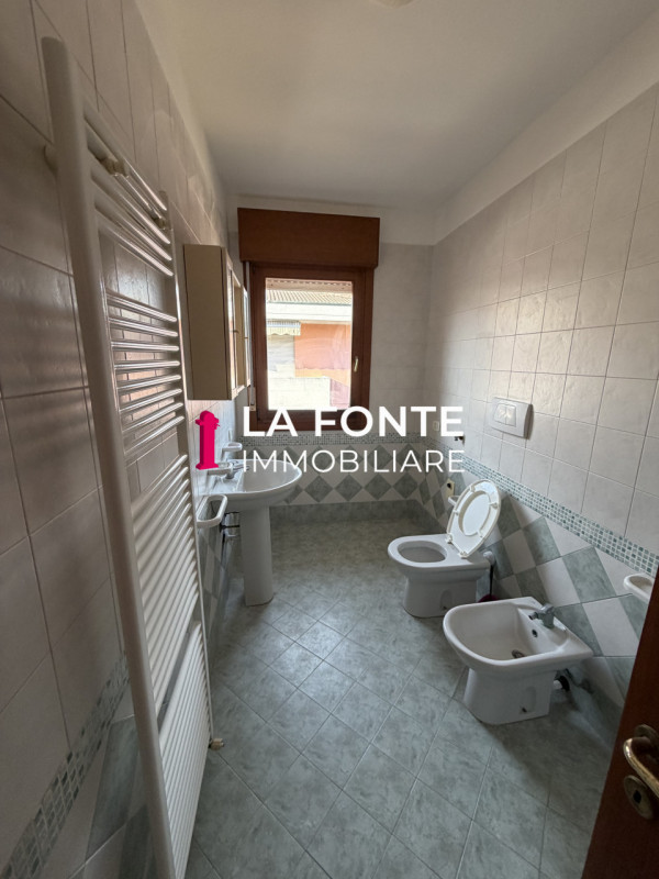 STRA in posizione centralissima e comoda a tutti i principali servizi, proponiamo in vendita un a...