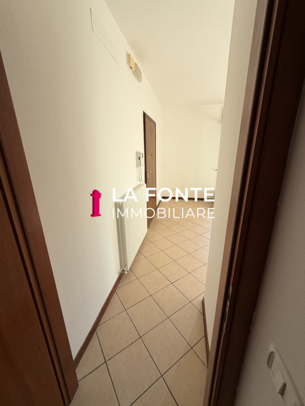 STRA in posizione centralissima e comoda a tutti i principali servizi, proponiamo in vendita un a...