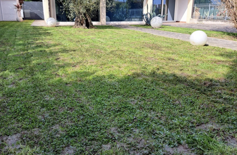 PADOVA-SALBORO: Classe Energetica C - EPgl,nren 87,57 kWh/m2 anno.
Porzione indipendente di testa...