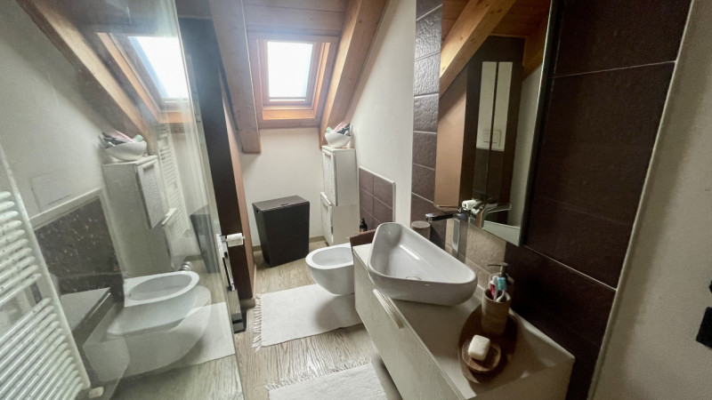 PADOVA-SALBORO: Classe Energetica C - EPgl,nren 87,57 kWh/m2 anno.
Porzione indipendente di testa...