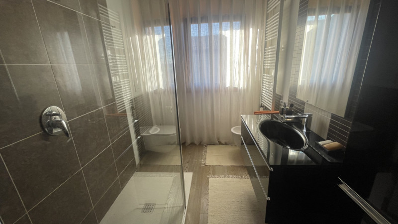 PADOVA-SALBORO: Classe Energetica C - EPgl,nren 87,57 kWh/m2 anno.
Porzione indipendente di testa...