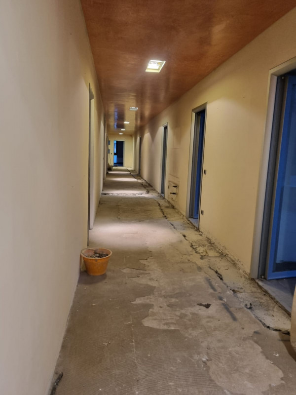 Piazza de Gasperi Nicoletta Dardilli di AD Casa Padova propone in vendita ufficio di mq 500 ca ca...