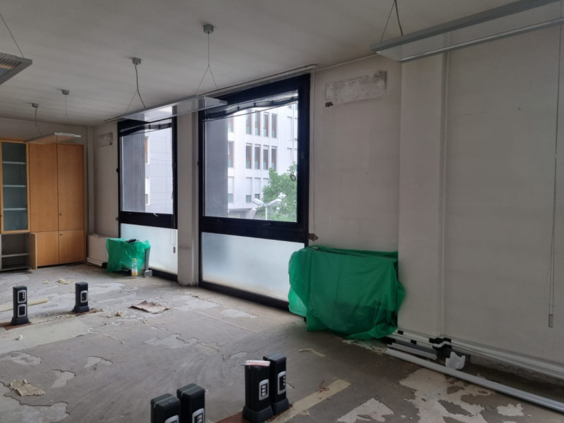 Piazza de Gasperi Nicoletta Dardilli di AD Casa Padova propone in vendita ufficio di mq 500 ca ca...