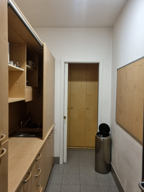 Piazza de Gasperi Nicoletta Dardilli di AD Casa Padova propone in vendita ufficio di mq 500 ca ca...