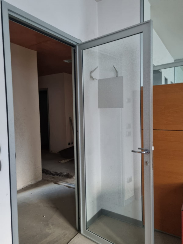 Piazza de Gasperi Nicoletta Dardilli di AD Casa Padova propone in vendita ufficio di mq 500 ca ca...