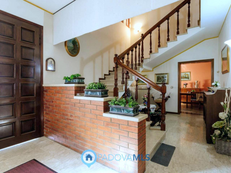 Immobile in esclusiva al Gruppo Padova MLS

In una tranquilla zona di campagna ad Agna, non dista...