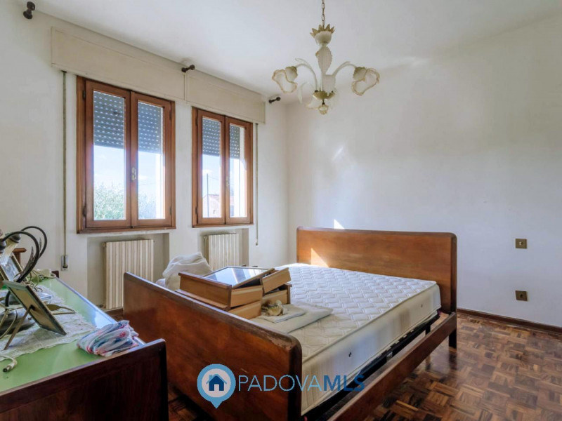 Immobile in esclusiva al Gruppo Padova MLS

In una tranquilla zona di campagna ad Agna, non dista...