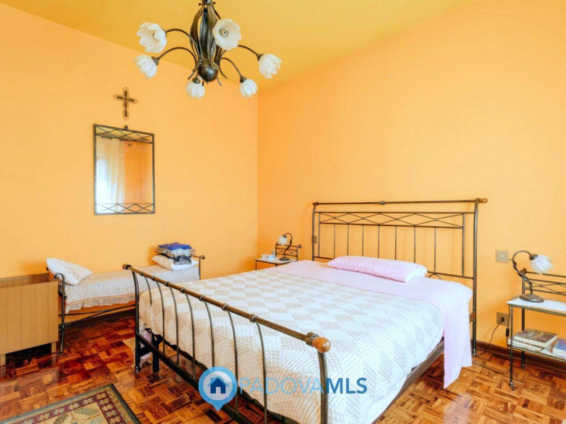 Immobile in esclusiva al Gruppo Padova MLS

In una tranquilla zona di campagna ad Agna, non dista...