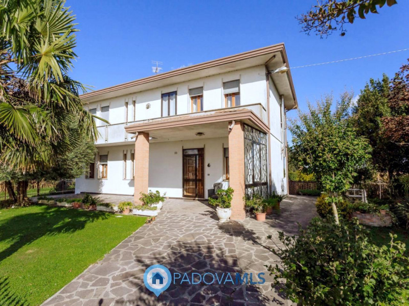 Immobile in esclusiva al Gruppo Padova MLS

In una tranquilla zona di campagna ad Agna, non dista...