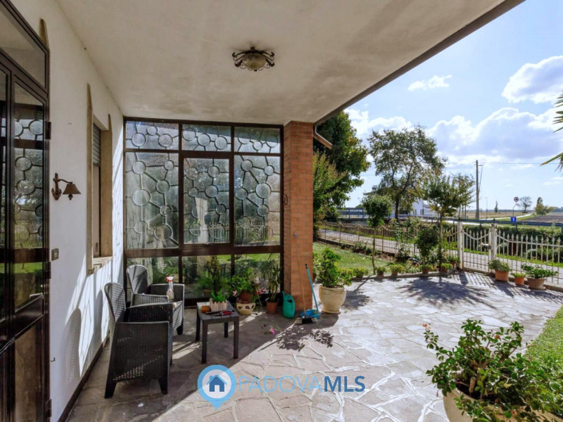 Immobile in esclusiva al Gruppo Padova MLS

In una tranquilla zona di campagna ad Agna, non dista...