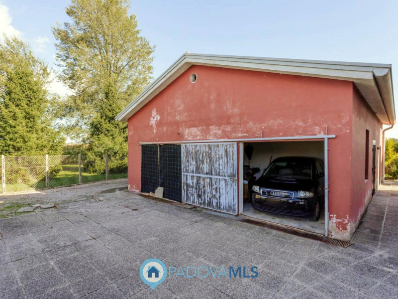 Immobile in esclusiva al Gruppo Padova MLS

In una tranquilla zona di campagna ad Agna, non dista...