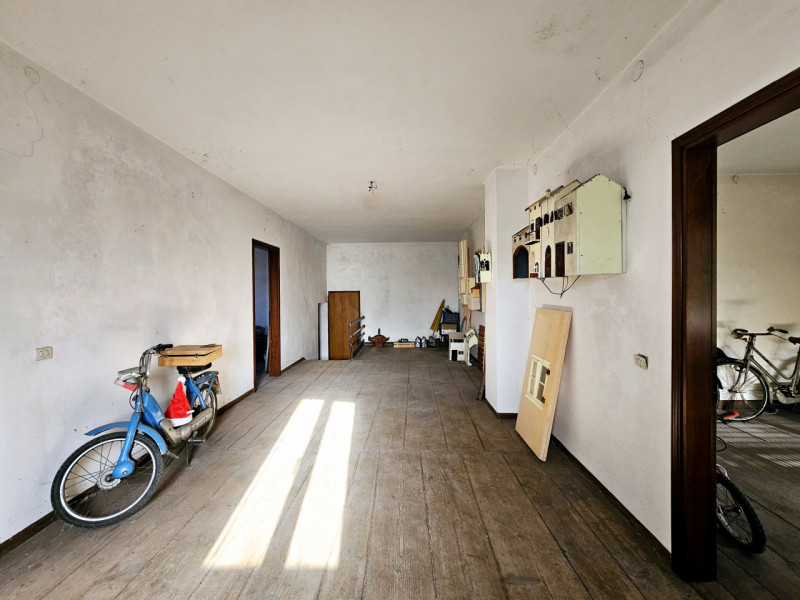 Proponiamo in vendita a Vescovana, nella tranquillità della campagna, un appezzamento di terreno ...