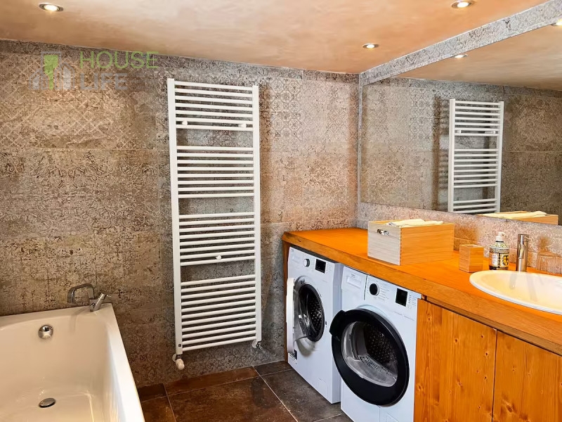 ROANA - TRESCHE CONCA - ELEGANTE CHALET DI MONTAGNA quadrilocale, tre camere, tre bagni, area est...