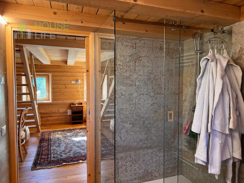 ROANA - TRESCHE CONCA - ELEGANTE CHALET DI MONTAGNA quadrilocale, tre camere, tre bagni, area est...