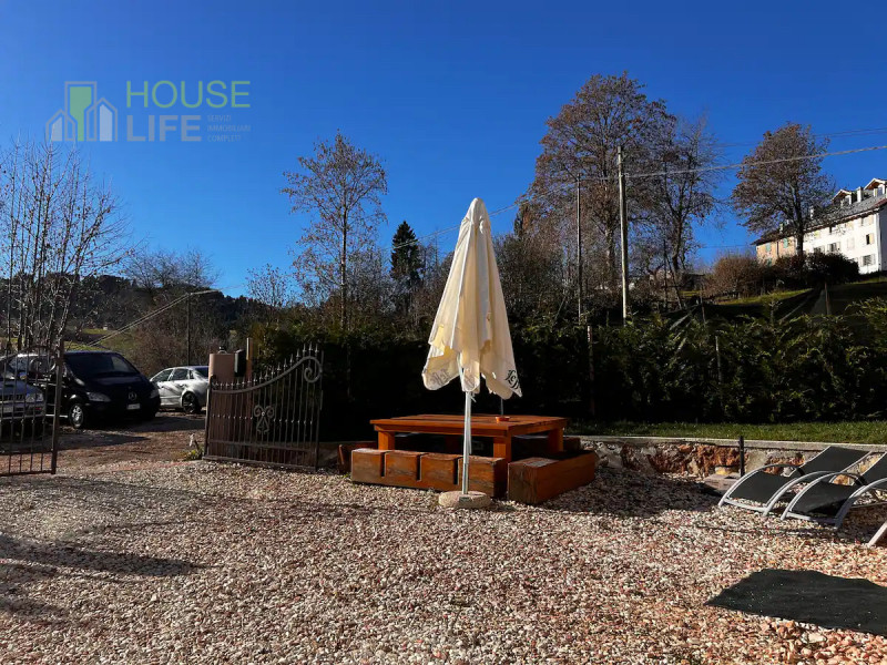 ROANA - TRESCHE CONCA - ELEGANTE CHALET DI MONTAGNA quadrilocale, tre camere, tre bagni, area est...