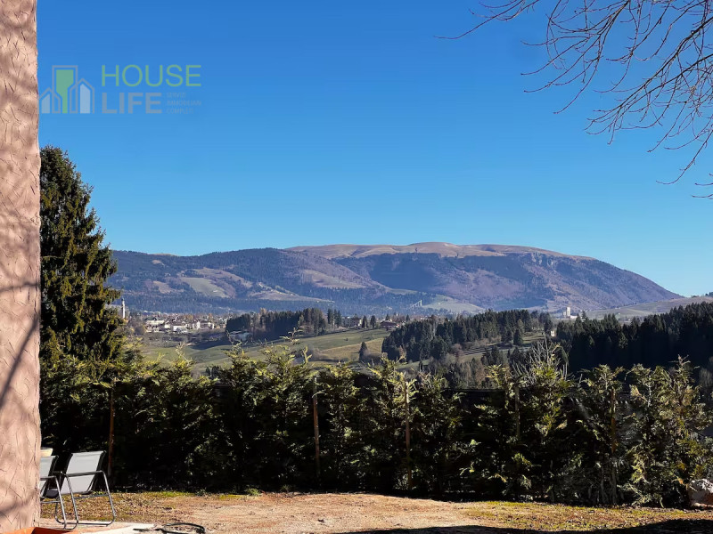 ROANA - TRESCHE CONCA - ELEGANTE CHALET DI MONTAGNA quadrilocale, tre camere, tre bagni, area est...