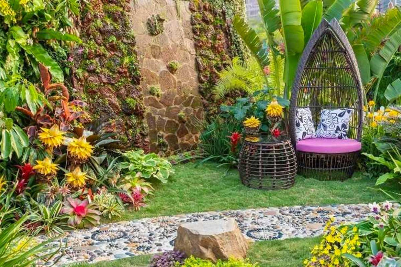 ABANO TERME nel centro della località termale,  a due passi dall'area pedonale, vendesi in quadri...