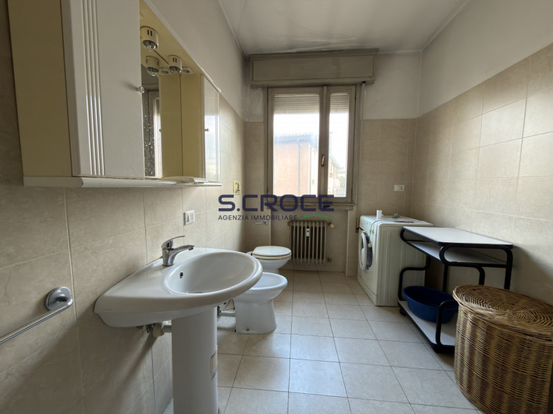 In zona Bassanello/Guizza, all’interno di un complesso residenziale composto da tre fabbricati co...