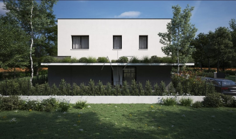 Proponiamo in vendita uno splendido e spazioso appartamento al primo ed ultimo piano di una costr...