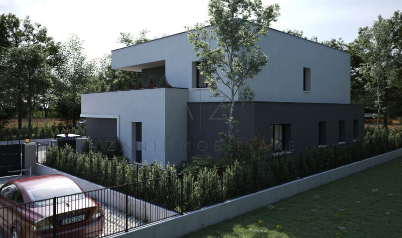 Proponiamo in vendita uno splendido e spazioso appartamento al primo ed ultimo piano di una costr...