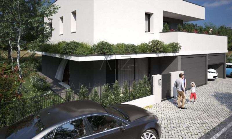 Proponiamo in vendita uno splendido e spazioso appartamento al primo ed ultimo piano di una costr...