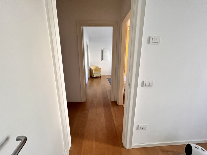 In uno dei contesti più signorili della zona, a due passi dal centro storico, proponiamo in vendi...