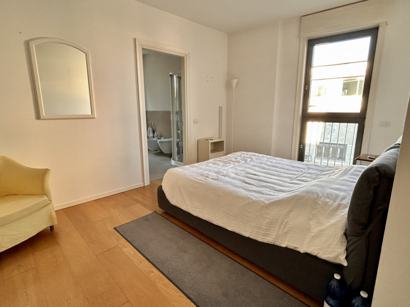 In uno dei contesti più signorili della zona, a due passi dal centro storico, proponiamo in vendi...