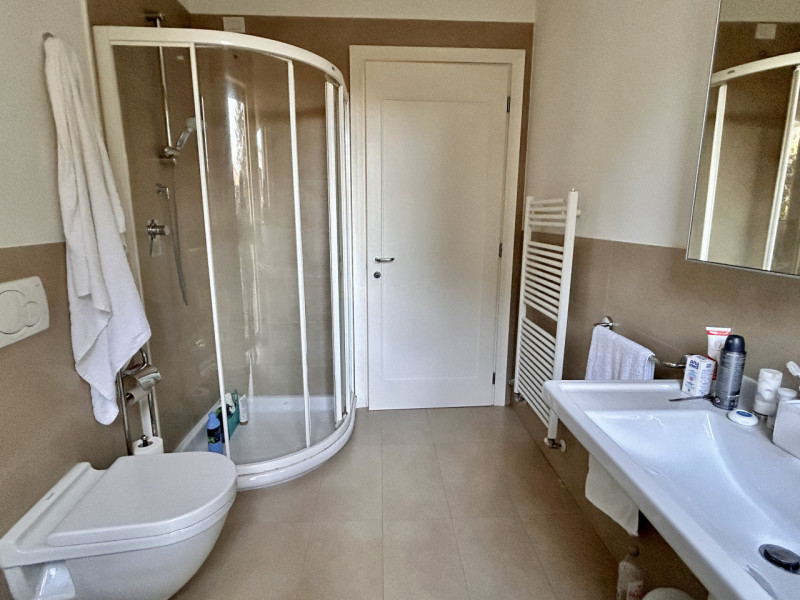 In uno dei contesti più signorili della zona, a due passi dal centro storico, proponiamo in vendi...