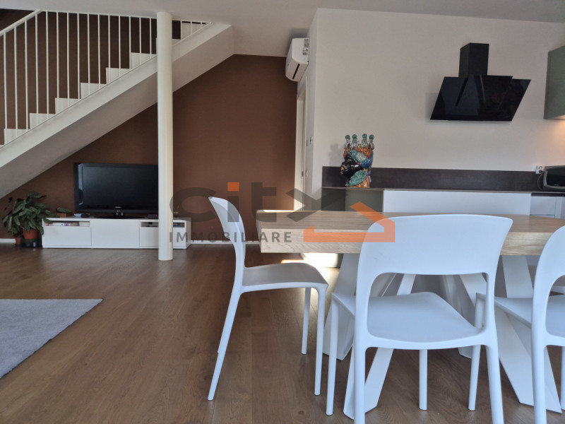 Cassola centro, in una zona residenziale tranquilla, proponiamo una casa singola edificata nel 20...