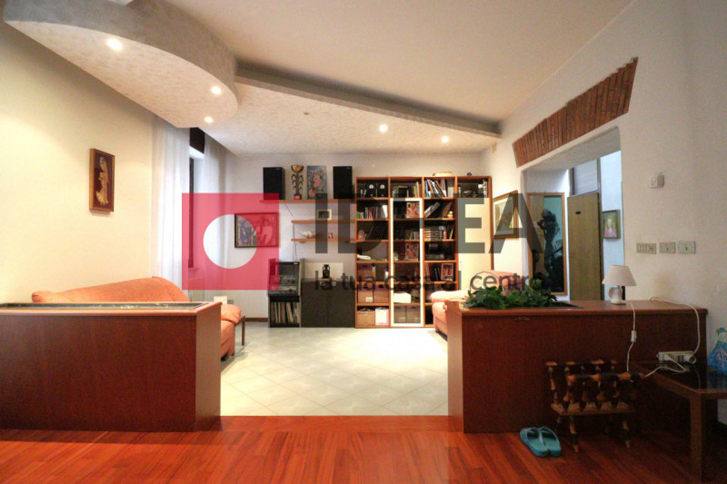 APPARTAMENTO BICAMERE ZONA EDEN, RIF. "AVT2"

L'agenzia immobiliare IDHEA ha il piacere di propor...