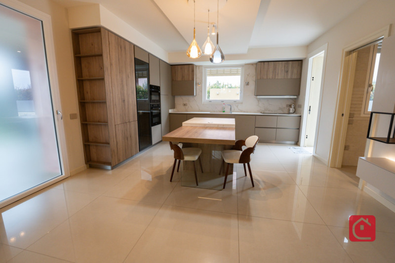 Scoprite l’eleganza contemporanea di questa VILLA singola di nuovissima costruzione, opportunità ...