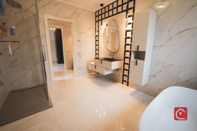 Scoprite l’eleganza contemporanea di questa VILLA singola di nuovissima costruzione, opportunità ...