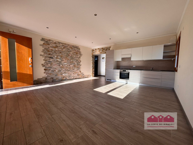 ANCONETTA: TRICAMERE IN PORZIONE DI BIFAMILIARE COMPOSTO DA SOGGIORNO CON ANGOLO COTTURA, DUE BAG...