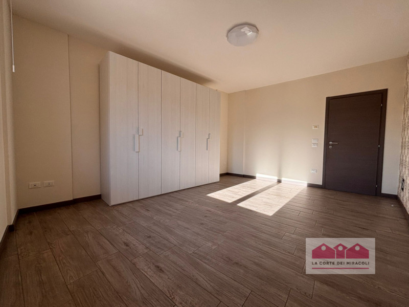 ANCONETTA: TRICAMERE IN PORZIONE DI BIFAMILIARE COMPOSTO DA SOGGIORNO CON ANGOLO COTTURA, DUE BAG...