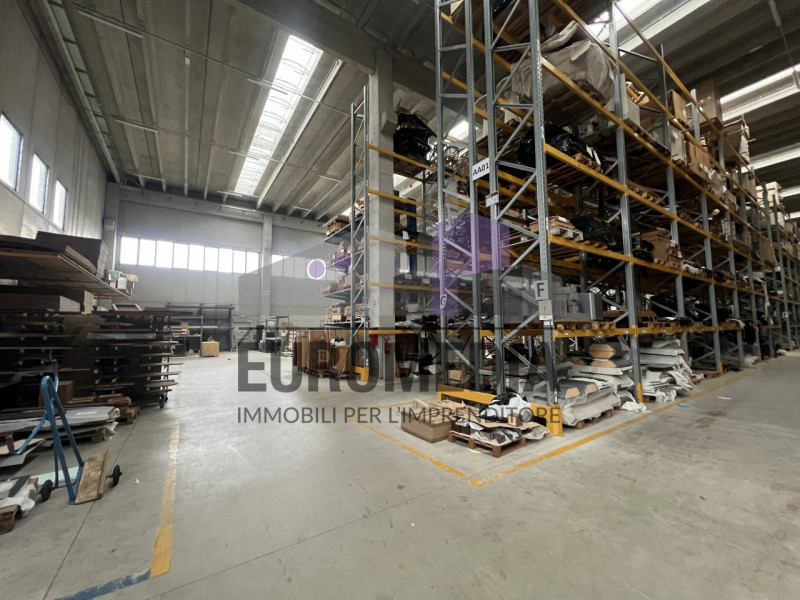 Rif. 1557 – ANTONIO – Per informazioni: 338.4892021
EUROMEDIA propone in locazione un interessant...