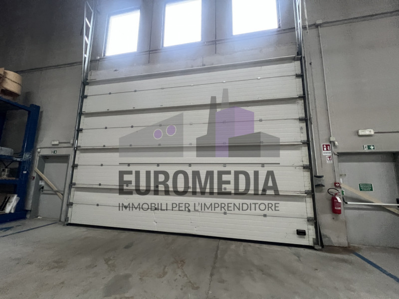 Rif. 1557 – ANTONIO – Per informazioni: 338.4892021
EUROMEDIA propone in locazione un interessant...