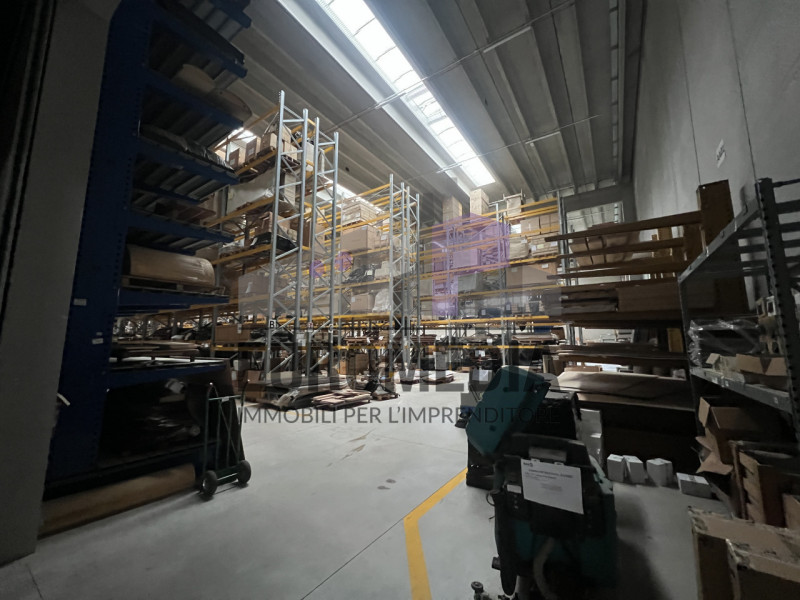 Rif. 1557 – ANTONIO – Per informazioni: 338.4892021
EUROMEDIA propone in locazione un interessant...