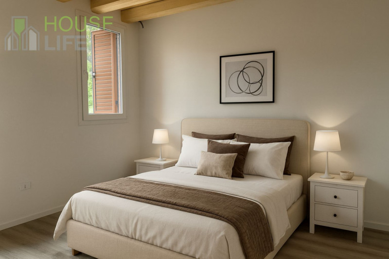 SCHIO-CENTRO: In contesto di sole tre unità di nuova ristrutturazione integrale, luminoso e spazi...