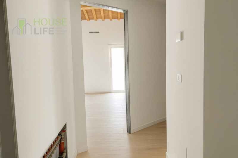 ZANE': In nuova ristrutturazione APPARTAMENTO BICAMERE con studio e soppalco, soggiorno, cucina a...