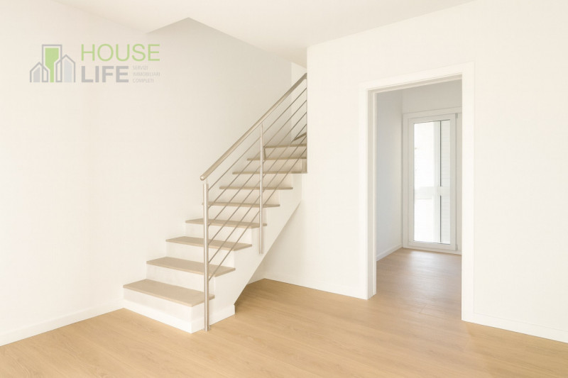 PIOVENE ROCCHETTE-CENTRO: posizionata all'interno di una corte del centro paese, CASA A SCHIERA d...