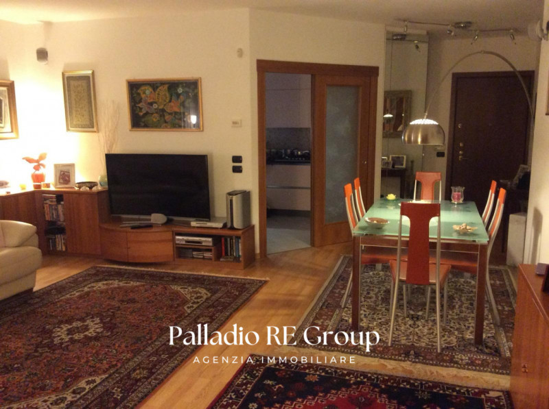 In zona Sant'Andrea, una tra le più richieste e rinomate della città, proponiamo questo interessa...