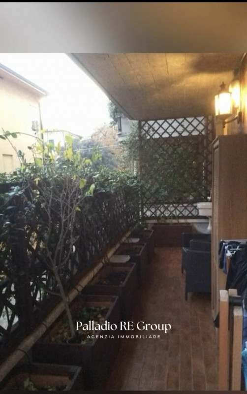 In zona Sant'Andrea, una tra le più richieste e rinomate della città, proponiamo questo interessa...