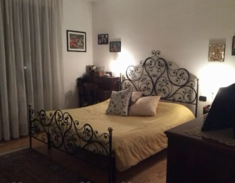 In zona Sant'Andrea, una tra le più richieste e rinomate della città, proponiamo questo interessa...