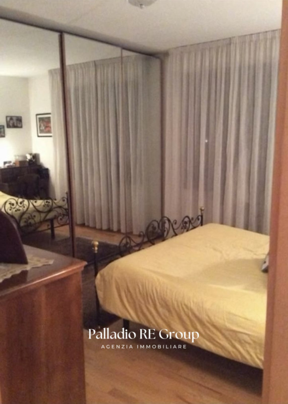 In zona Sant'Andrea, una tra le più richieste e rinomate della città, proponiamo questo interessa...