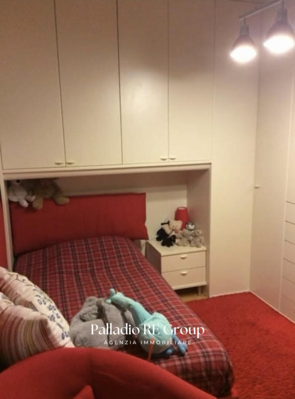 In zona Sant'Andrea, una tra le più richieste e rinomate della città, proponiamo questo interessa...