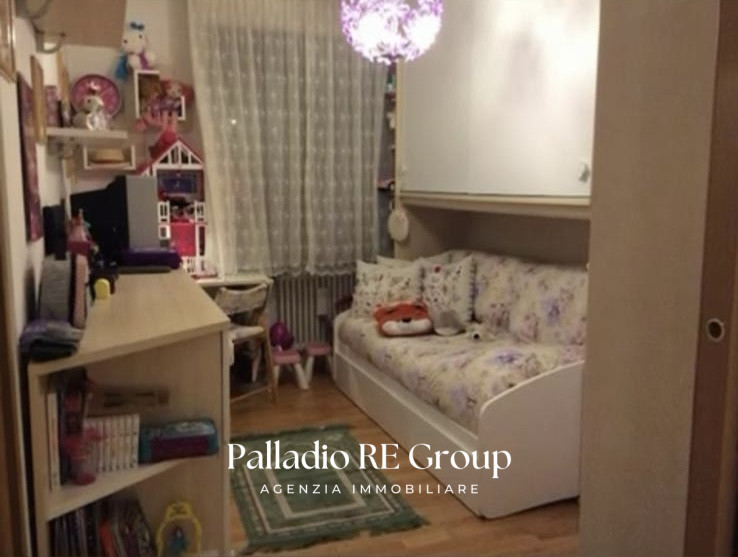 In zona Sant'Andrea, una tra le più richieste e rinomate della città, proponiamo questo interessa...