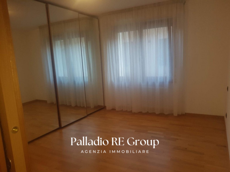 In zona Sant'Andrea, una tra le più richieste e rinomate della città, proponiamo questo interessa...