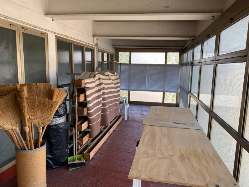 Oggi vi proponiamo in vendita un complesso immobiliare composto da un capannone artigianale , uff...