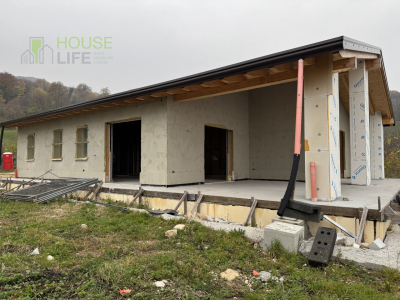 MONTE DI MALO: A 10 minuti dal paese di Malo VILLETTA indipendente Eco-Green in costruzione posta...