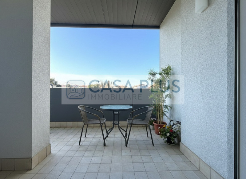 Carmignano di Brenta, in posizione centrale lungo una delle vie principali, comodo a servizi e vi...